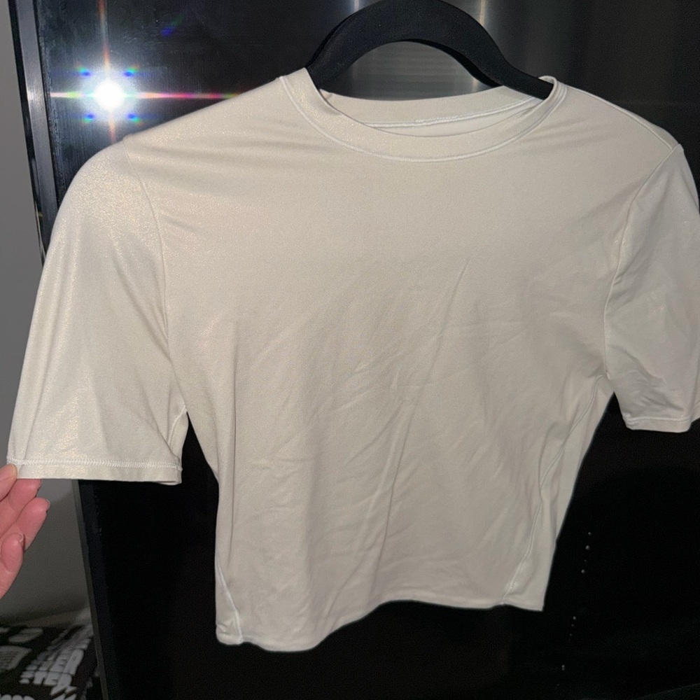 Lululemon shimmer cropped T shirt